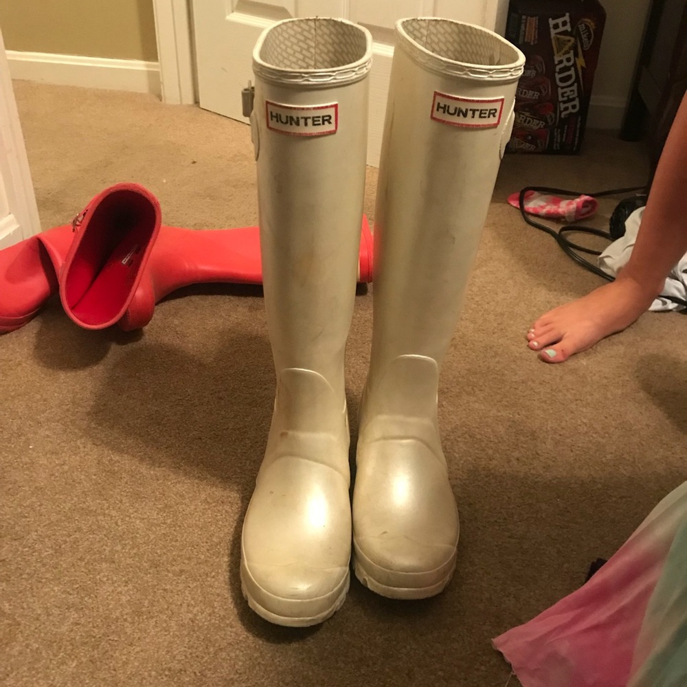 Size 6 women’s hunter boots